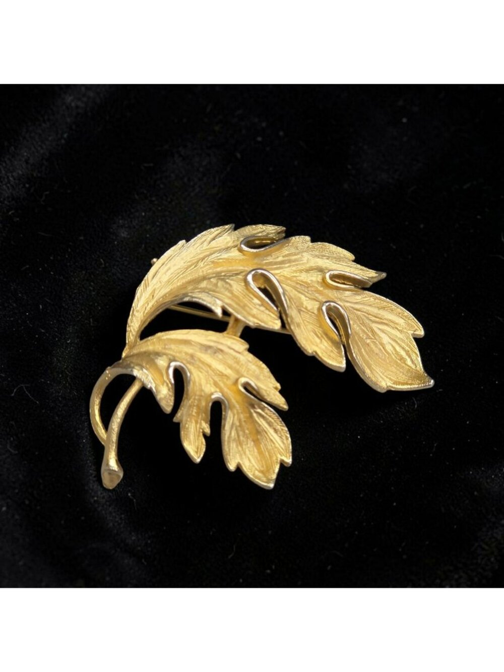 Vintage Lisner Gold-Tone Leaf Brooch MCM Retro Pin Jewelry
